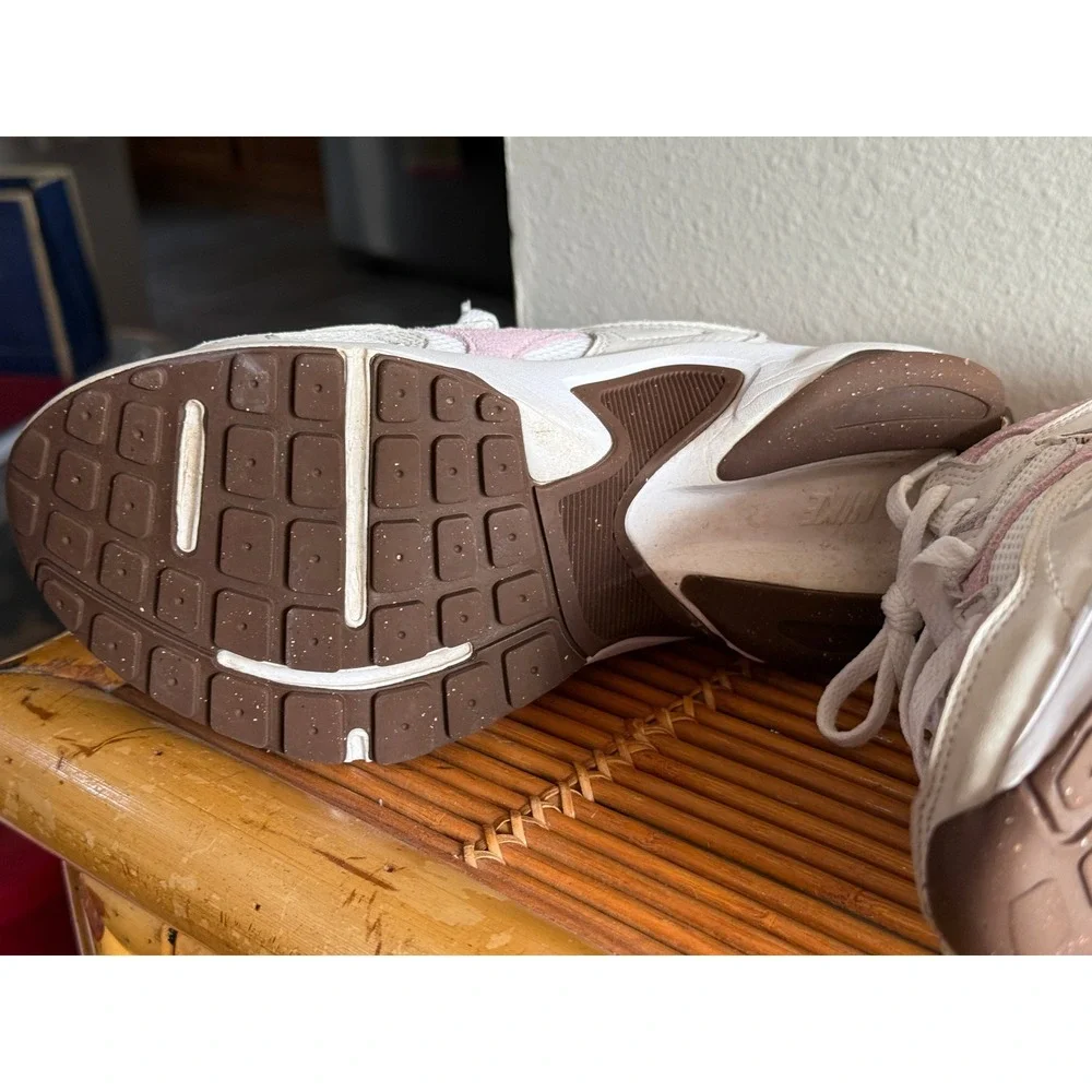 Women's‎ Nike size 5